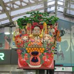 今日は「一の酉」。東北にいるんで「酉の市詣」はお預けですが、今年は普通に開催されるみたい。上野駅構内にも大きな飾り熊手がありましたし😊／旧暦10/11・辛酉